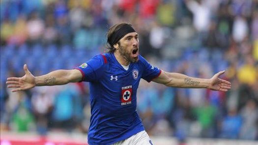Cruz Azul pisa zona de Liguilla tras golear al América que sigue de líder