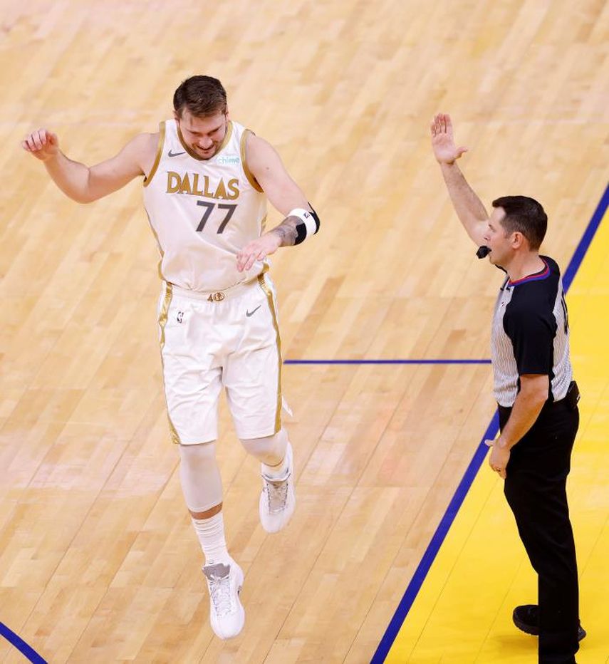 103-133. Doncic, con 39 puntos, gana el duelo a Curry