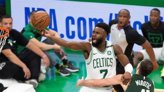 Brown conduce 15 horas para liderar una protesta en Atlanta, por Floyd