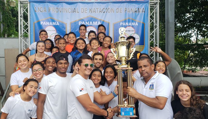 La Salle y Synchro Panamá, campeones de la natación
