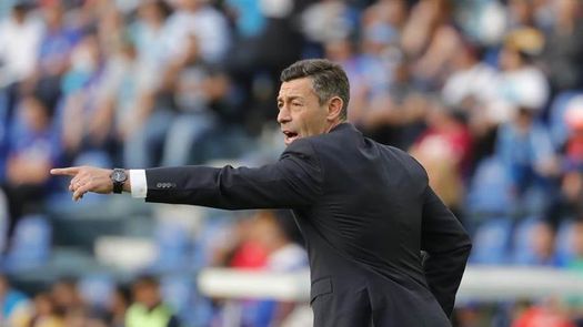 Caixinha presenta plan para que Cruz Azul vuelva a ser referente en México
