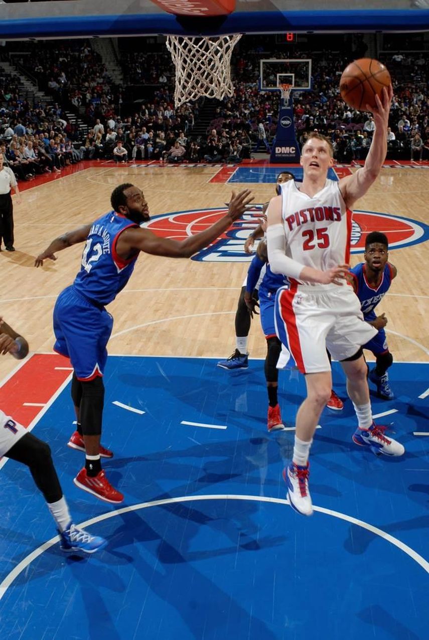 107-89. Singler marca la diferencia y le da el triunfo a los Pistons sobre los Sixers