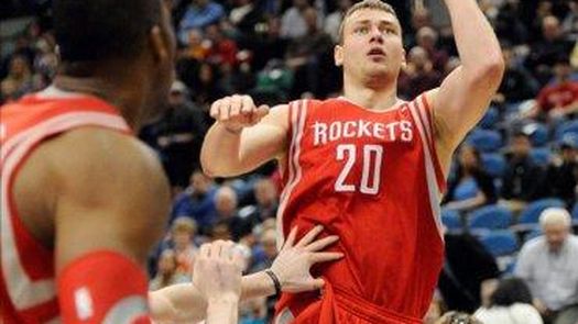 107-94. Motiejunas acerca a los Rockets al liderato