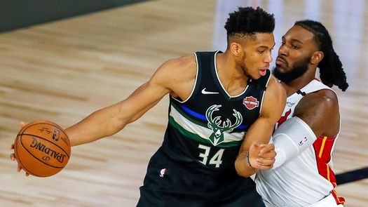 112-109: Los Bucks sufren al final para superar a los Mavericks de Doncic