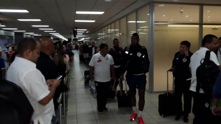 Selección nacional llega y habla tras el partido ante Martinica