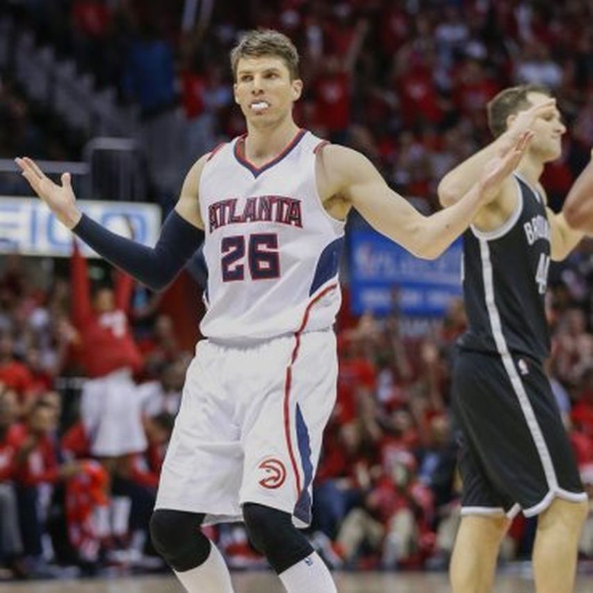 77-106. Los Hawks despluman sin miramientos a los Lakers