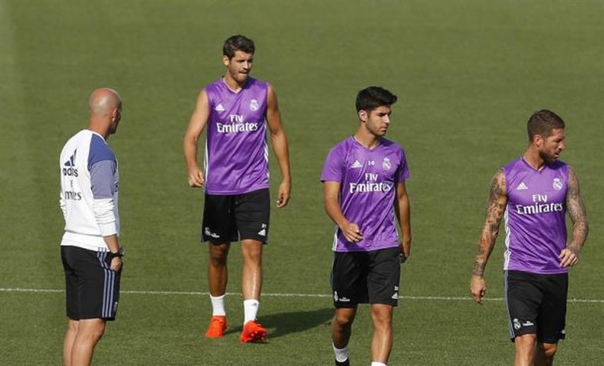 El Real Madrid sigue trabajando sin los internacionales