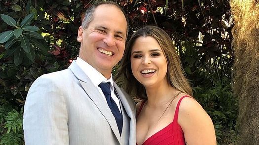 Acusan de violencia doméstica a Omar Vizquel