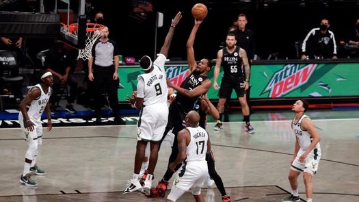 125-86. Nets, con Durant de líder, arrollan a los Bucks y se ponen con 2-0