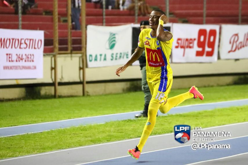 Stephens da la victoria al Chorrillo FC ante el Tauro FC