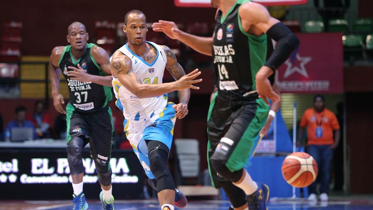 Correcaminos de Colón consiguen triunfo histórico