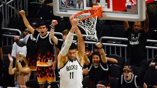 123-112. Sin Antetokounmpo, Bucks ganan y están a un triunfo de las Finales