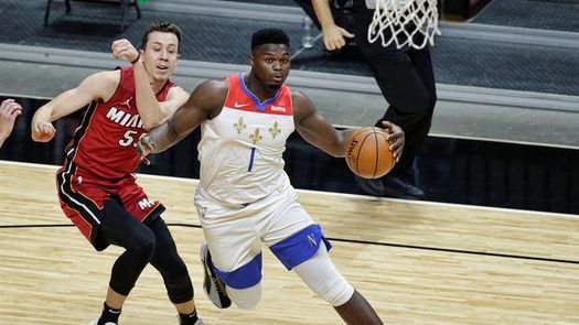 111-98. Triples de Robinson y una gran defensa deciden el primer triunfo de los Heat