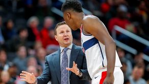 96-90. Thomas Bryant salva honor de Wizards y reivindica su nuevo liderazgo