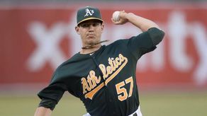 5-3. Milone domina con su serpentina y Reyes responde con dos jonrones