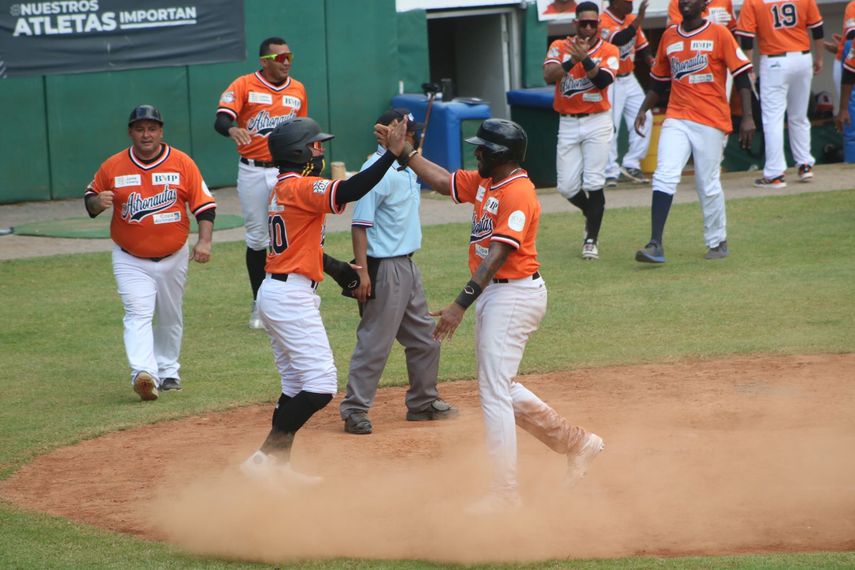 Daniel Jiménez le propinó la segunda derrota de la temporada a las Águilas Metropolitanas.&nbsp;