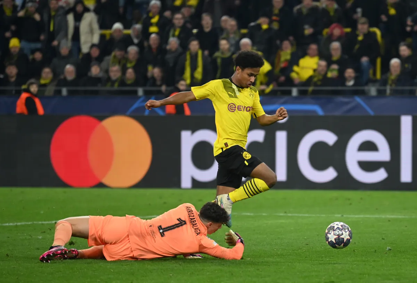 Borussia Dortmund se impuso al Chelsea en la ida