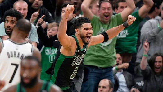 Jason Tatum anotó el tiro ganador en la victoria de los Celtics 115 a 114 ante los Nets en el Juego 1 de su serie en los NBA Playoffs