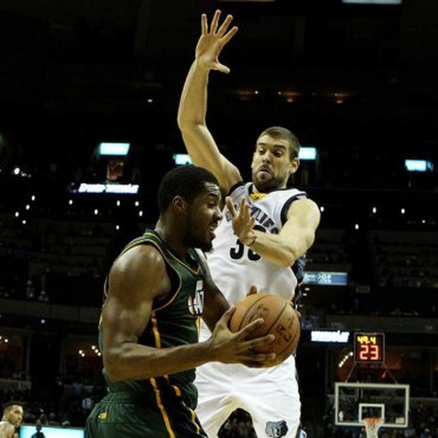 87-89. Favors anuló a Howard y los Jazz vencen a los Rockets