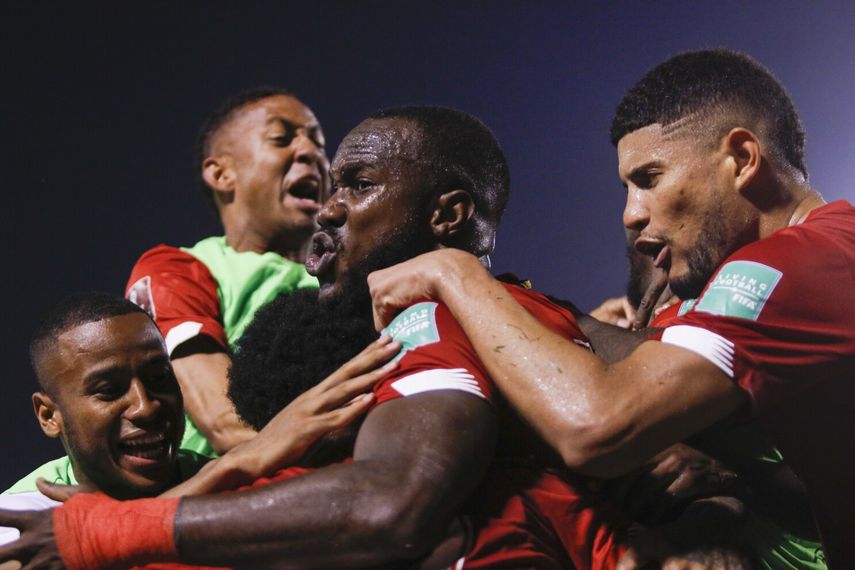 Waterman marcó 4 goles viniendo de la banca.&nbsp;