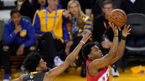 99-112. Lowry aporta un triple-doble en la victoria de los Raptors sobre los Pistons