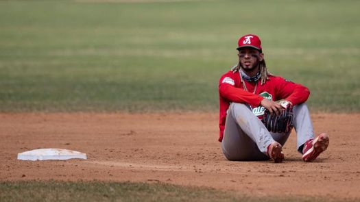 4-3. Arauz jonronea y sella la victoria de los Medias Rojas