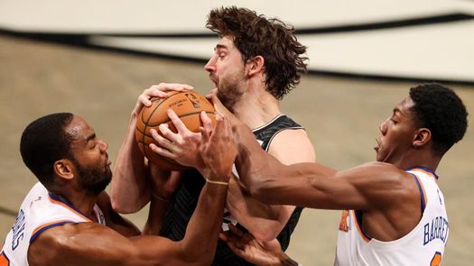 Los Nets ganan el duelo neoyorquino; Antetokounmpo se apunta al triple-doble
