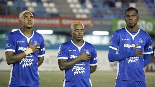 Tauro se desploma ante Árabe Unido en la ida