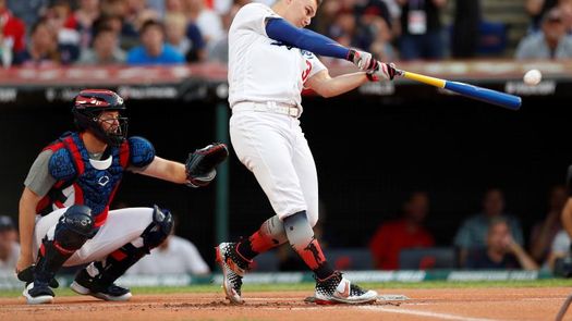 7-6. Pederson pega dos jonrones y remolca cinco contra los Padres