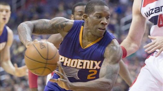 92-104. Bledsoe y Markieff Morris mantienen ganadores a los Suns