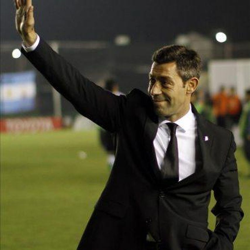 El portugués Pedro Caixinha es multado con 9.900 dólares