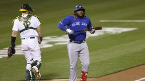 Guerrero Jr. estrena liderato; García lo sigue; Sandoval cobra venganza