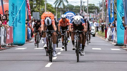 El chiricano Nehemías Guerra, de Panamá es Cultura y Valores, se adjudicó la Vuelta de la Juventud Caja de Ahorros 2022