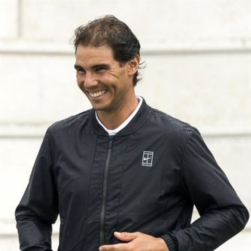 Nadal entrega los premios a los vencedores del circuito juvenil con su nombre