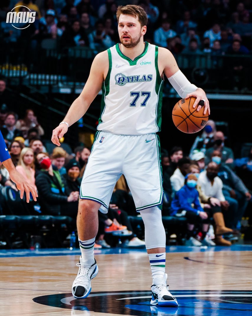 Luka Doncic registró el octavo juego de su carrera con al menos 30 puntos