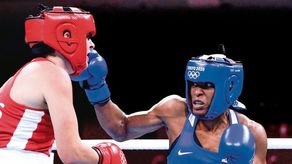 Atheyna Bylon durante un combate en los Juegos Olímpicos Tokyo 2020
