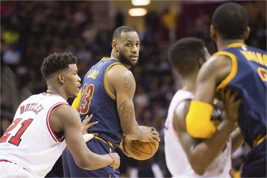 99-94. James logró triple-doble y Cavaliers se acercan a título división