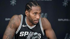 Leonard da las gracias a Spurs, Popovich y aficionados a través de una carta