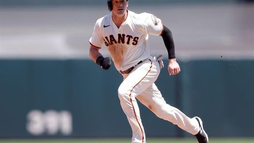 7-2. Yastrzemski pega dos jonrones contra los Cardenales