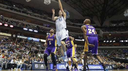 140-106. Nowitzki y los Mavericks amplían racha triunfal