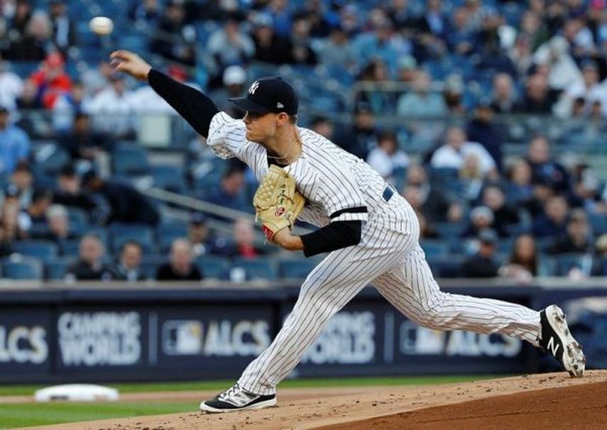 4-5. Soto les conecta dos vuelacercas a los Yanquis