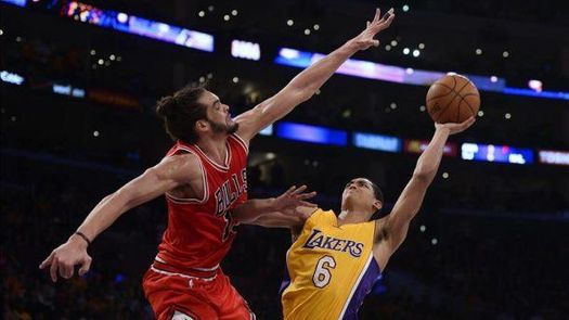 101-93. Clarkson da el tercer triunfo seguido a los Lakers