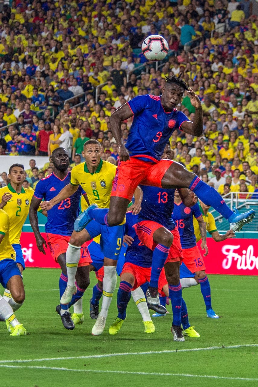 2-2. Neymar anota en su regreso pero Brasil no pasa del empate con Colombia