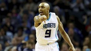 80-71. Henderson lidera la victoria de los Hornets sobre los Pacers