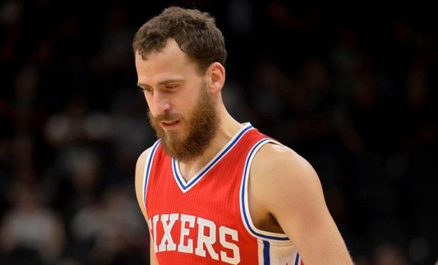Ibaka fue líder ganador con los Raptors y Rodríguez ayuda en la paliza de los Sixers