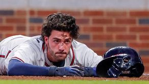 9-2. Swanson y Riley castigan con vuelacercas a los Gigantes
