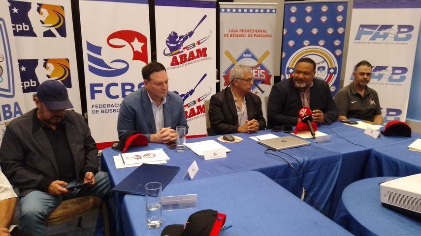 Este viernes 20 de septiembre se escogió aquí en Panamá la primera Junta Directiva de la Asociación de Béisbol de las Américas compuesta por seis países. Foto: Cortesía/Aurelio Ortiz G.