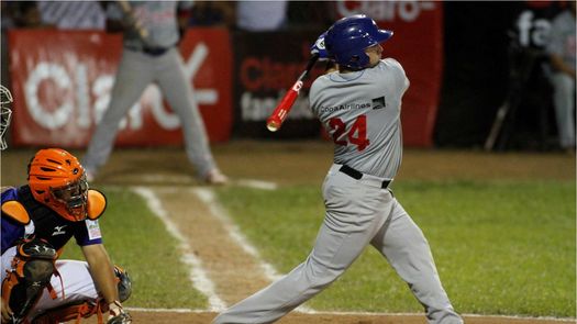 Nacionales derrotan a los anfitriones en el inicio de la Serie Latinoamericana