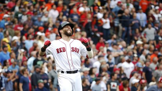 Pedroia sufre un grave retroceso en su recuperación de la rodilla derecha