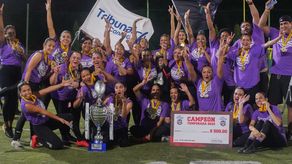 Oultlaws campeonas en la Silver Flag Football League.